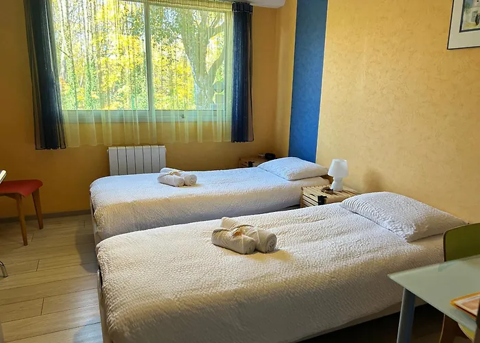 Mes Oasis Nancy 住宿加早餐酒店